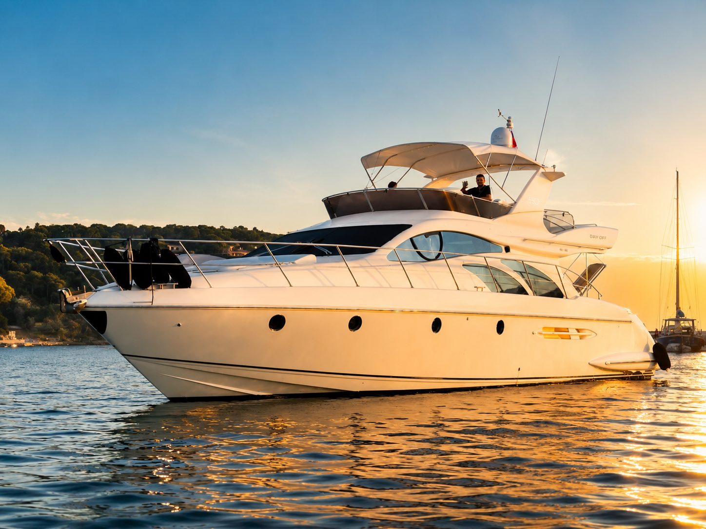 Day Off, the owners' Azimut 50, on the water off the Côte d'Azur